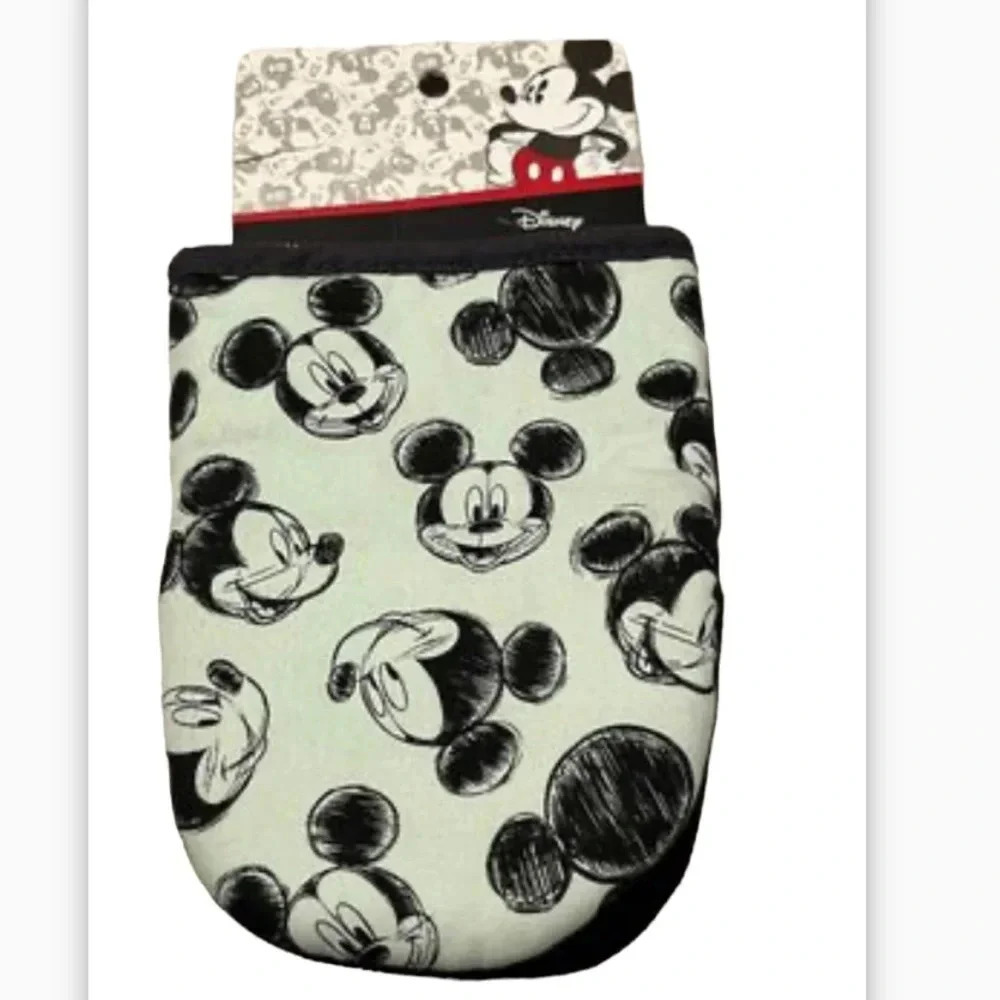Disney Mickey  Mouse oven mitts